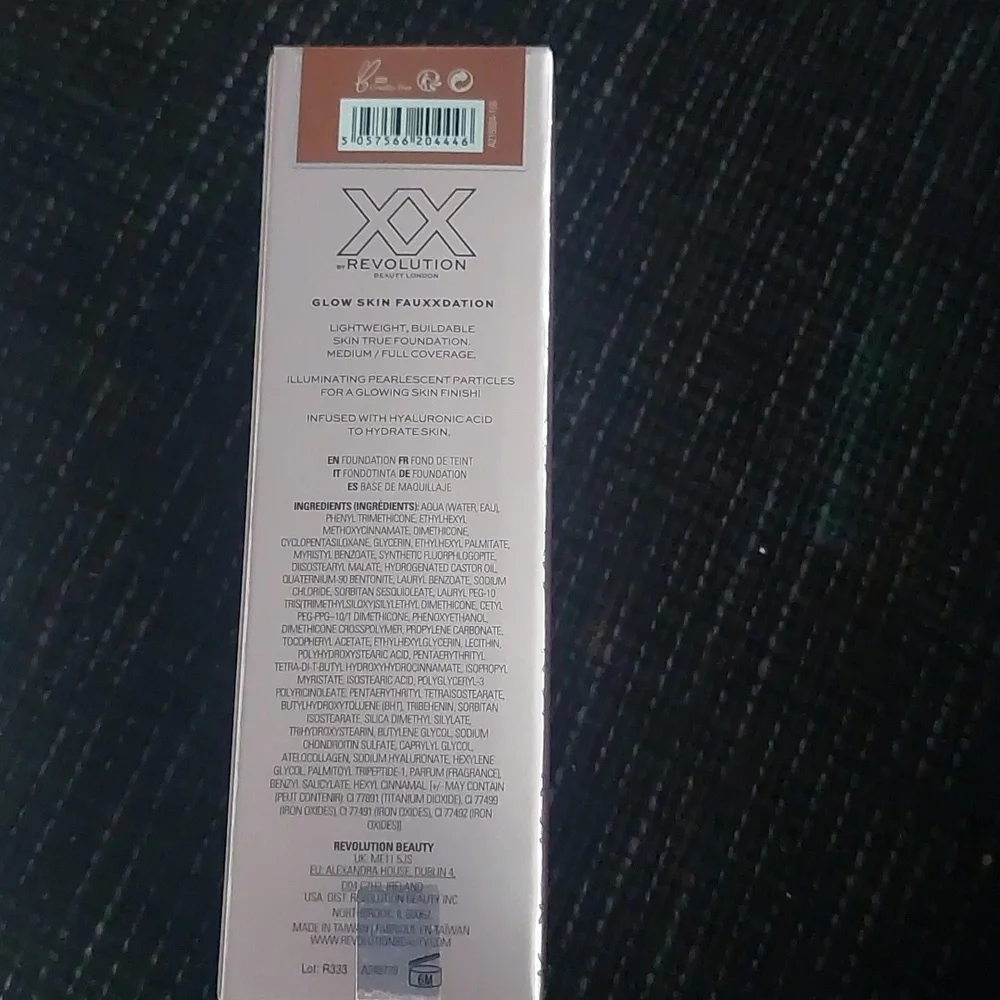 Makeup Revolution new seal